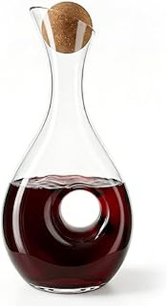 Aprende a decantar vino tinto correctamente en casa